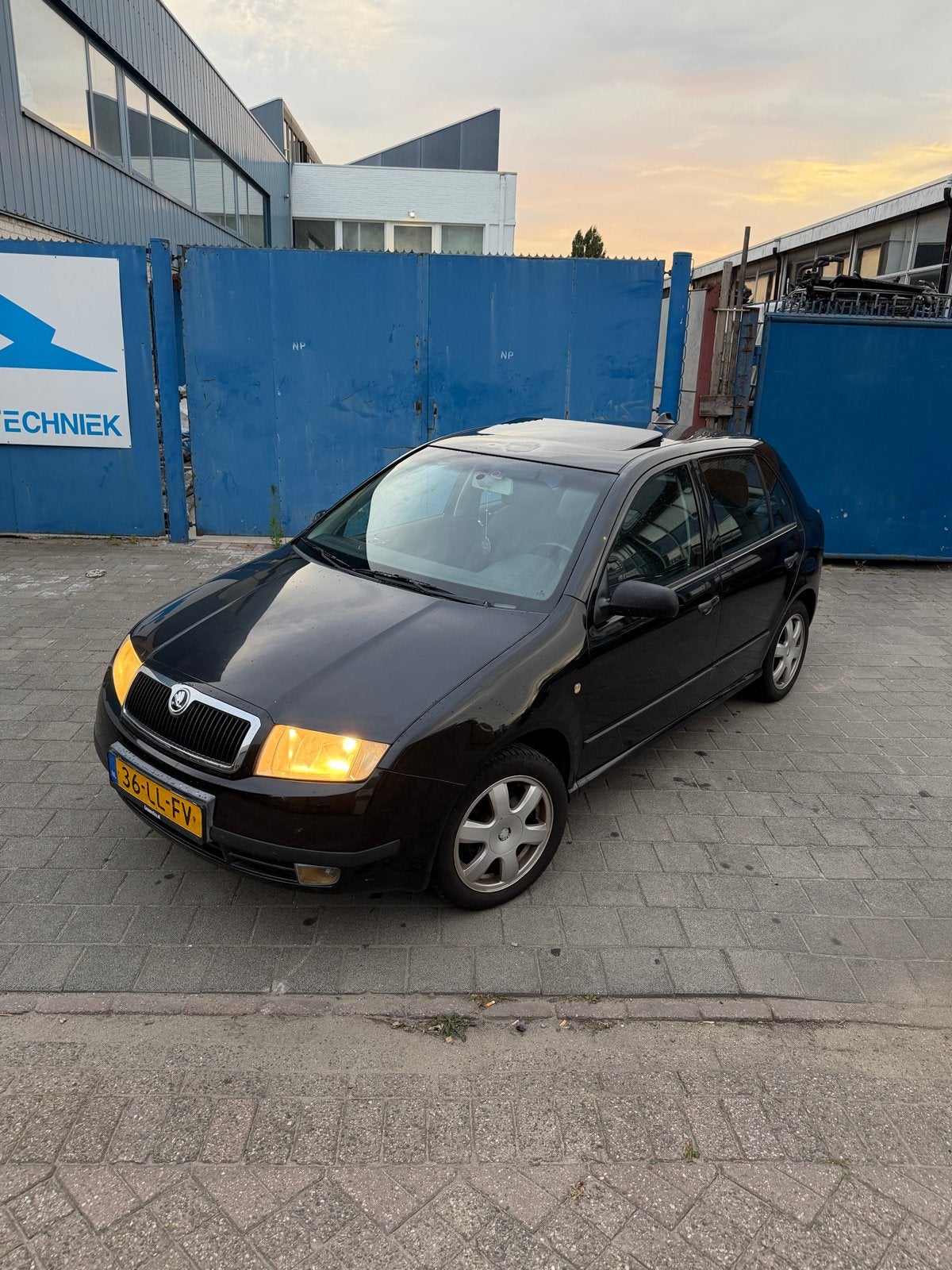Skoda Fabia 1.4 74KW 2003 Zwart, Auto's, Voorwielaandrijving, 4 cilinders, 100 pk, Zwart