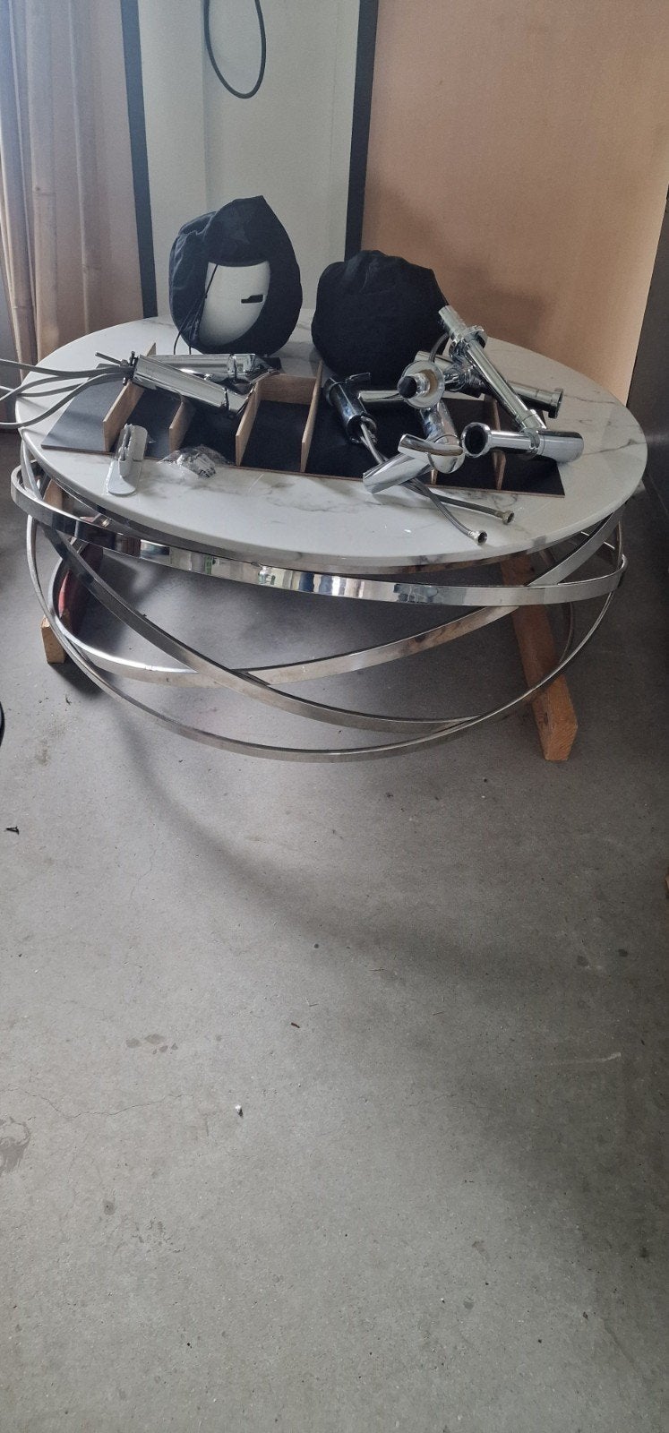 Ronde marmeren salontafel Loek, Ophalen