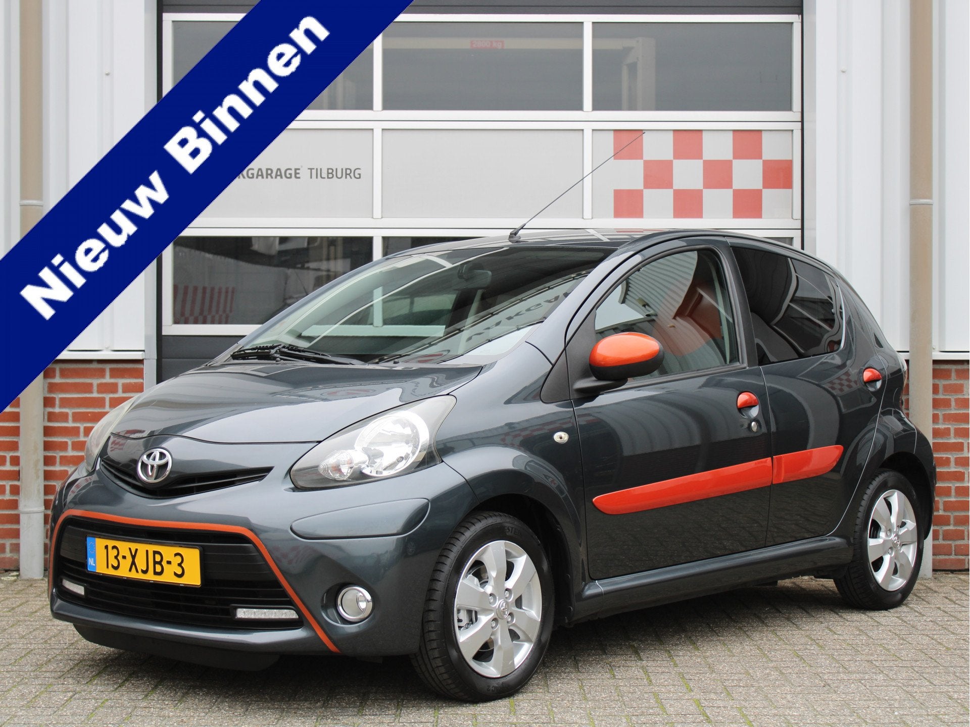 Toyota Aygo 1.0 VVT-i Dynamic Orange /AIRCO/Bluetooth/14'LM/, Euro 5, Gebruikt, 4 stoelen, Origineel Nederlands