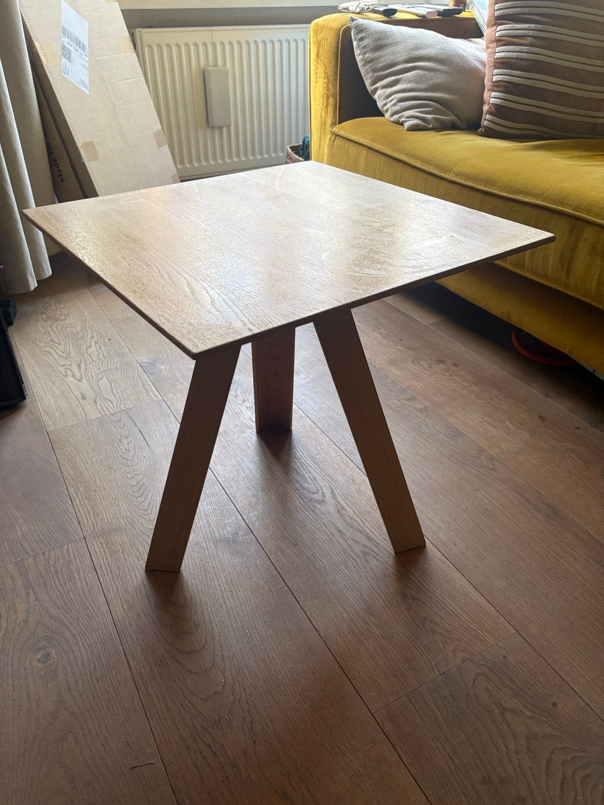 Arco Tre bijzettafel - Jonas Trampedach - Massief eiken, Ophalen, Minder dan 45 cm, Minder dan 55 cm, Vierkant