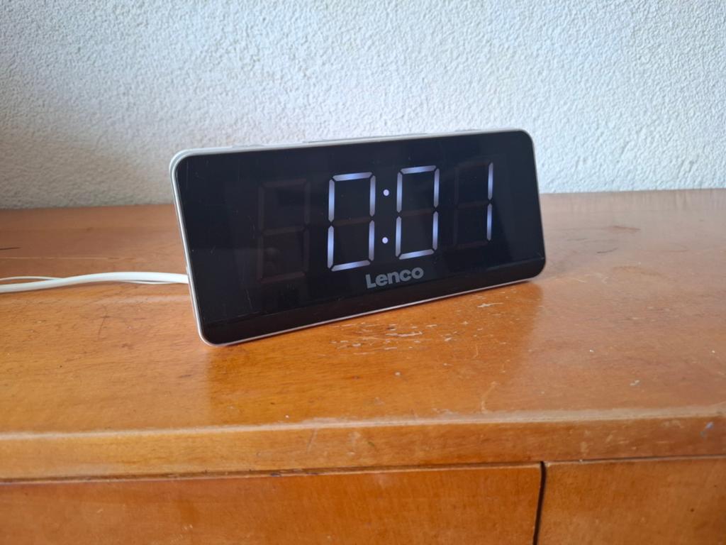 Vintage Lenco wekkerradio met groot display, Ophalen of Verzenden, Zo goed als nieuw, Digitaal