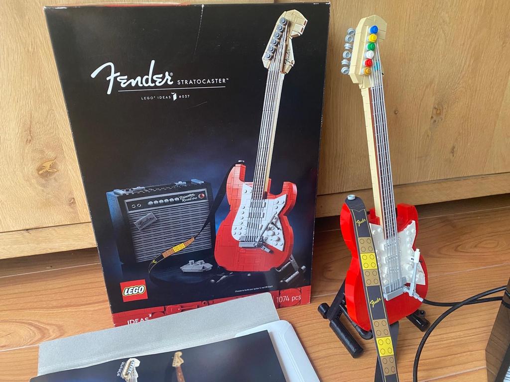 LEGO Ideas 21329 Fender Stratocaster compleet, Kinderen en Baby's, Speelgoed | Duplo en Lego, Zo goed als nieuw, Lego, Complete set