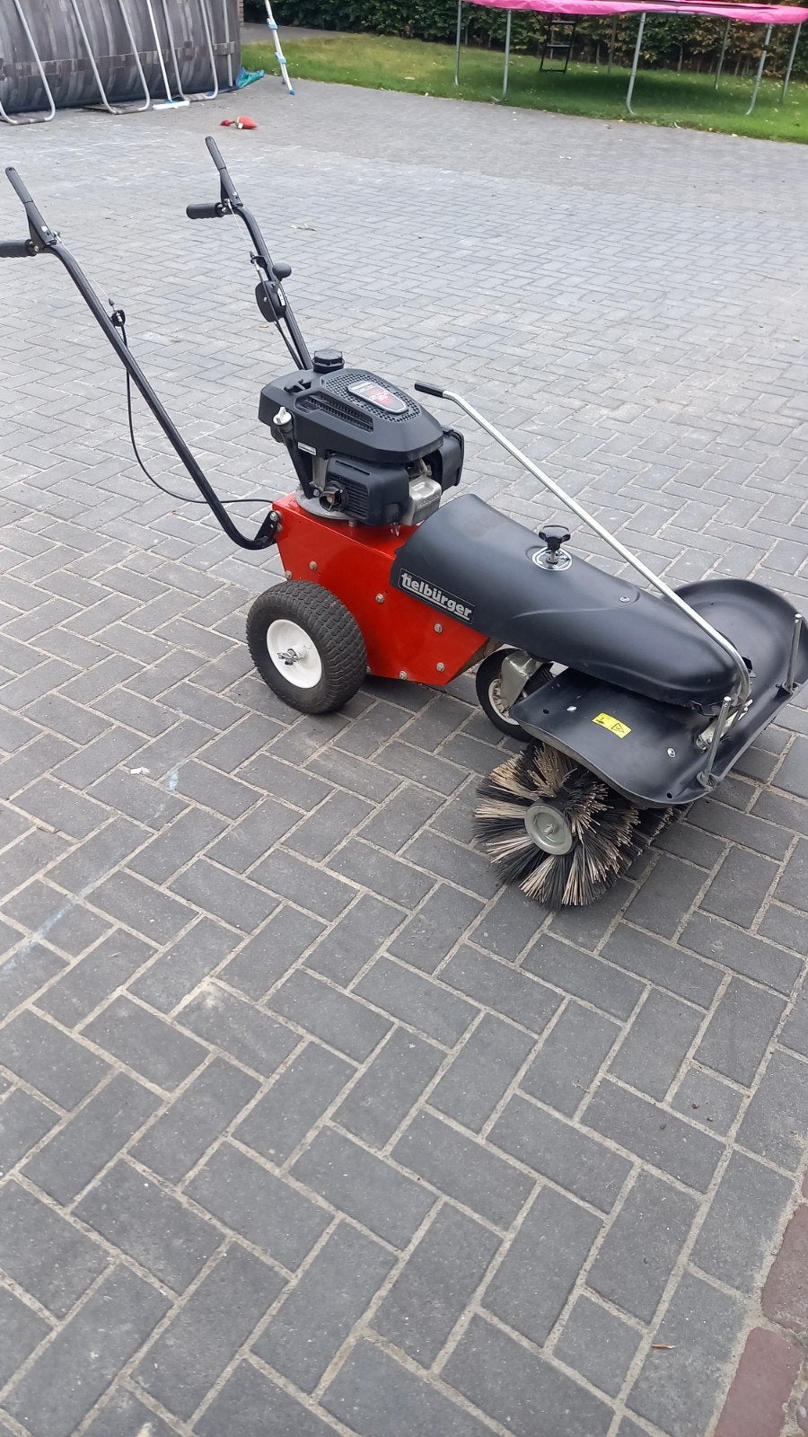Tielburger tk36 veegmachine. bj 2022 honda motor, Ophalen, Zo goed als nieuw, Tielbürger