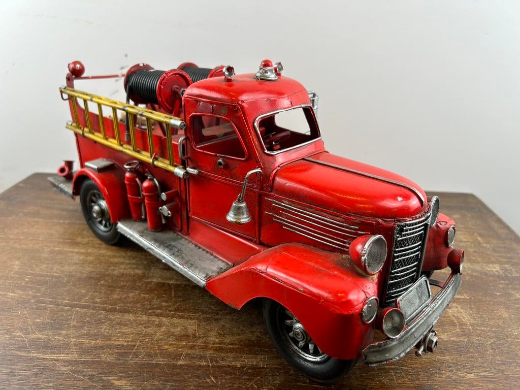 Vintage Decoratieve Brandweerauto Gemaakt Van Blik, Verzamelen, Ophalen of Verzenden, Zo goed als nieuw, Overige typen