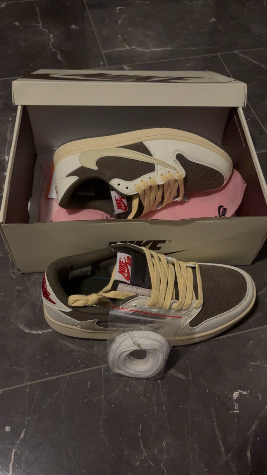 Nike Air Jordan 1 Low Travis Scott, Kleding | Heren, Bruin, Nieuw, Ophalen of Verzenden, Sneakers of Gympen