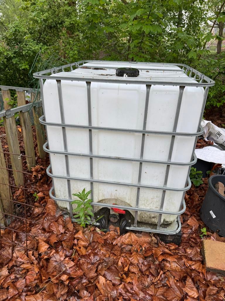 IBC krat met tank - 1000 liter watertank, Ophalen, Kunststof, Gebruikt, Met kraantje
