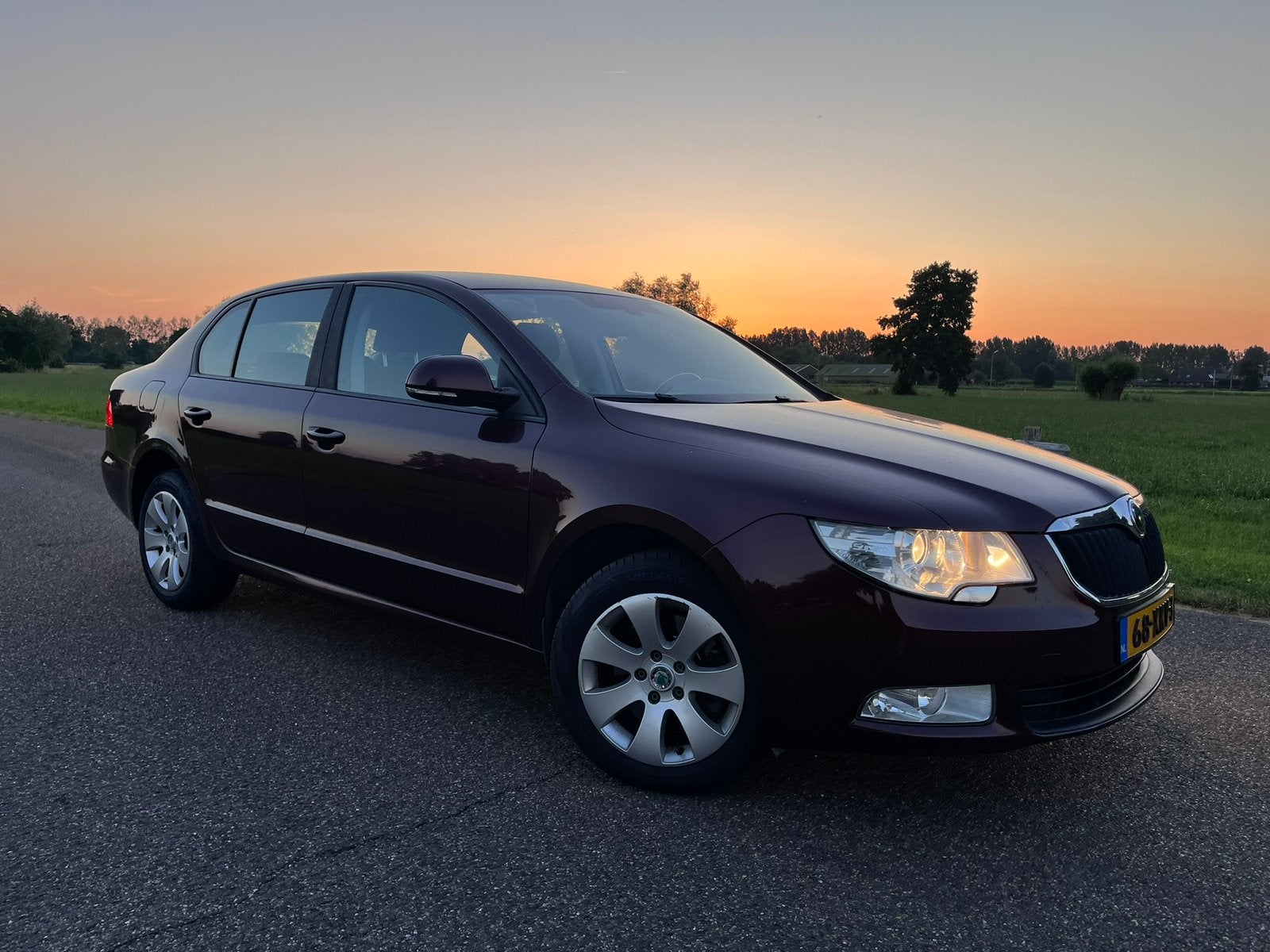 Skoda Superb 1.4 TSI 92KW 2012 Rood, Auto's, Voorwielaandrijving, Euro 5, Zwart, 4 cilinders