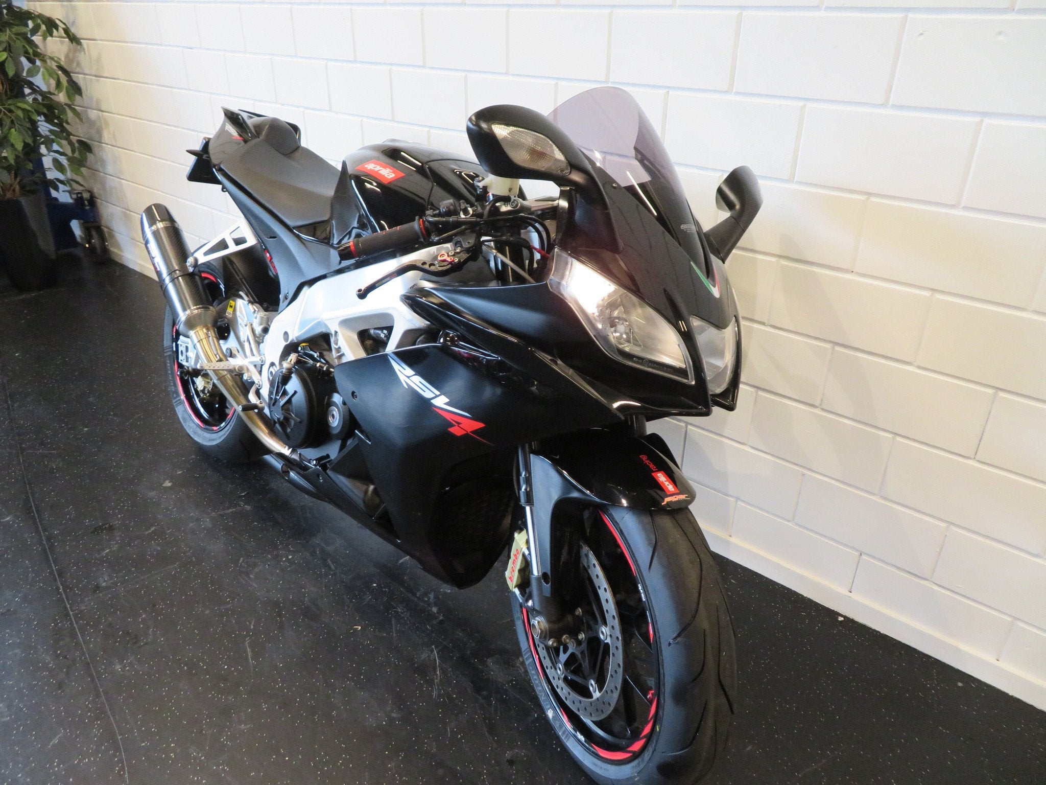 Aprilia RSV 4 RSV4 V4 MILLE SC PROJECT! (bj 2010), Motoren, Bedrijf, Super Sport