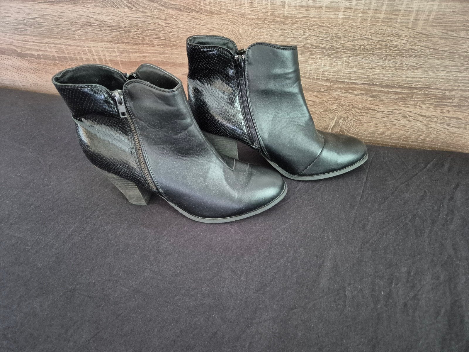 Zwarte enkellaarzen maat 42, Kleding | Dames, Schoenen, Nieuw, Zwart, Ophalen of Verzenden