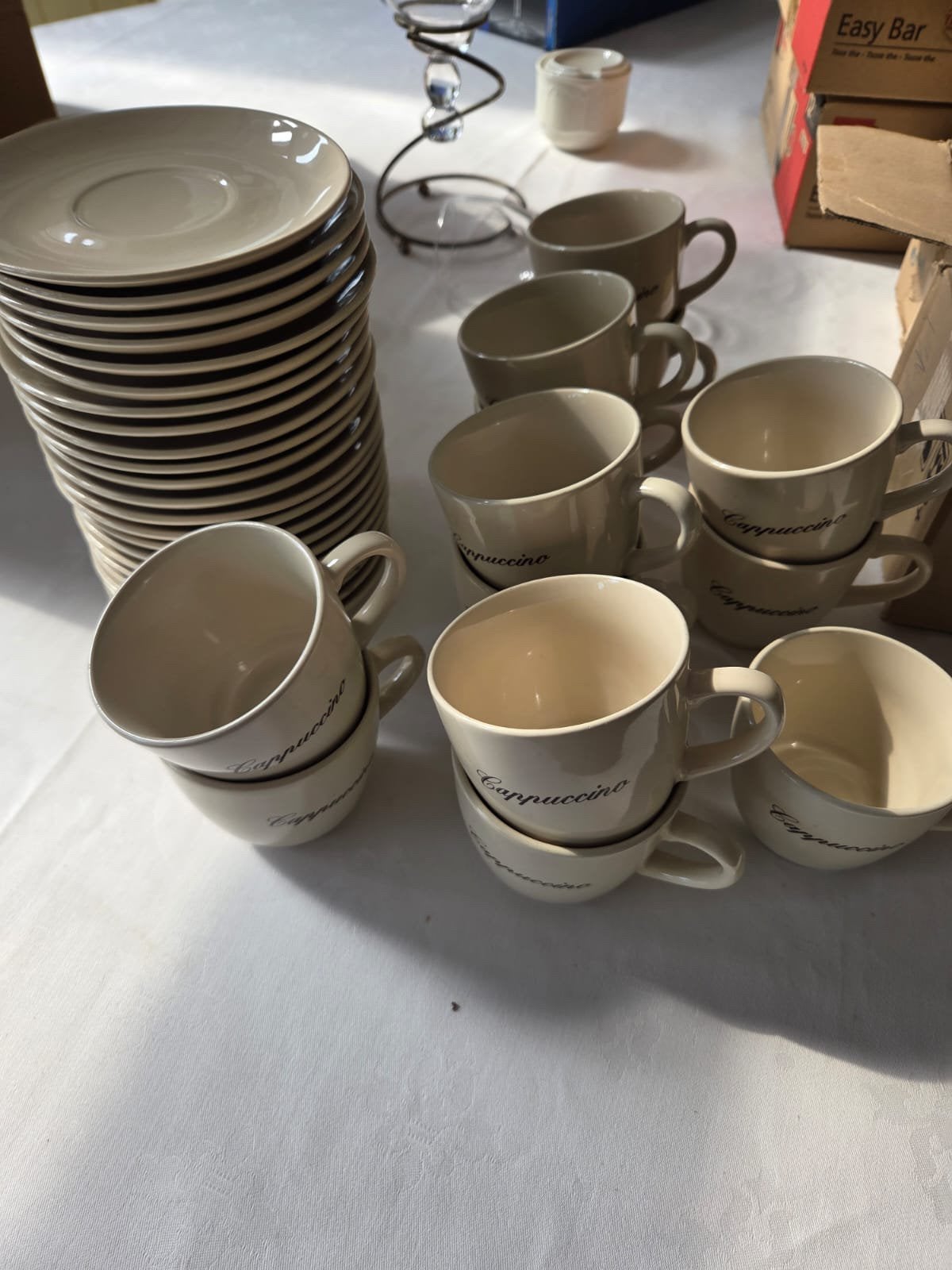 Complete set van 13 cappuccino kop met (extra)schotels-beige, Ophalen, Zo goed als nieuw, Overige stijlen, Kop(pen) en/of Schotel(s)