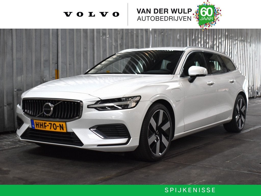 Volvo V60 T6 350PK AWD Essential Bright | Trekhaak | BLIS |, Automaat, Gebruikt, 4 cilinders, 24 maanden