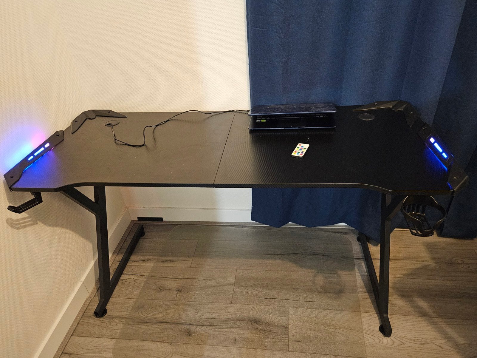 Gaming Bureau met LED, Koolstofvezel, 140 x 60 cm, Zwart, Ophalen, Zwart, Gebruikt, 60 cm