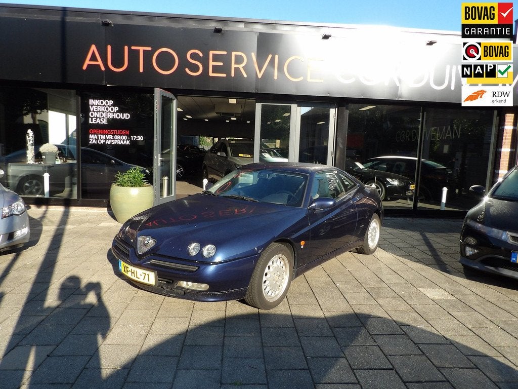 Alfa Romeo GTV 1.8-16V T.Spark NL AUTO VOOR LIEFHEBBERS, Auto's, Alfa Romeo, Gebruikt, Zwart, 4 cilinders, Bedrijf