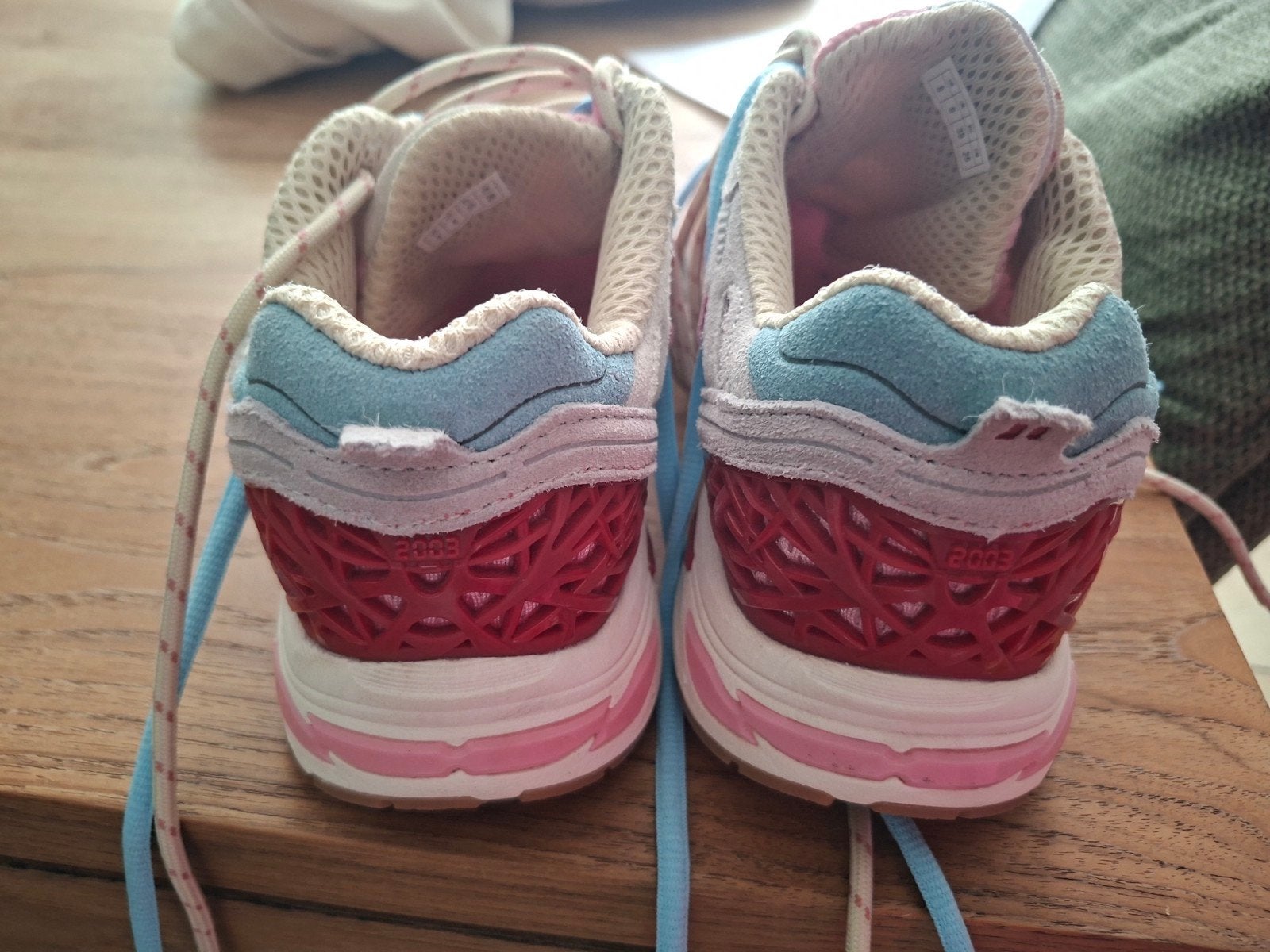 Roze en blauwe sneakers - Zo goed als nieuw, Kleding | Dames, Schoenen, Coolway, Ophalen of Verzenden, Roze, Sneakers of Gympen