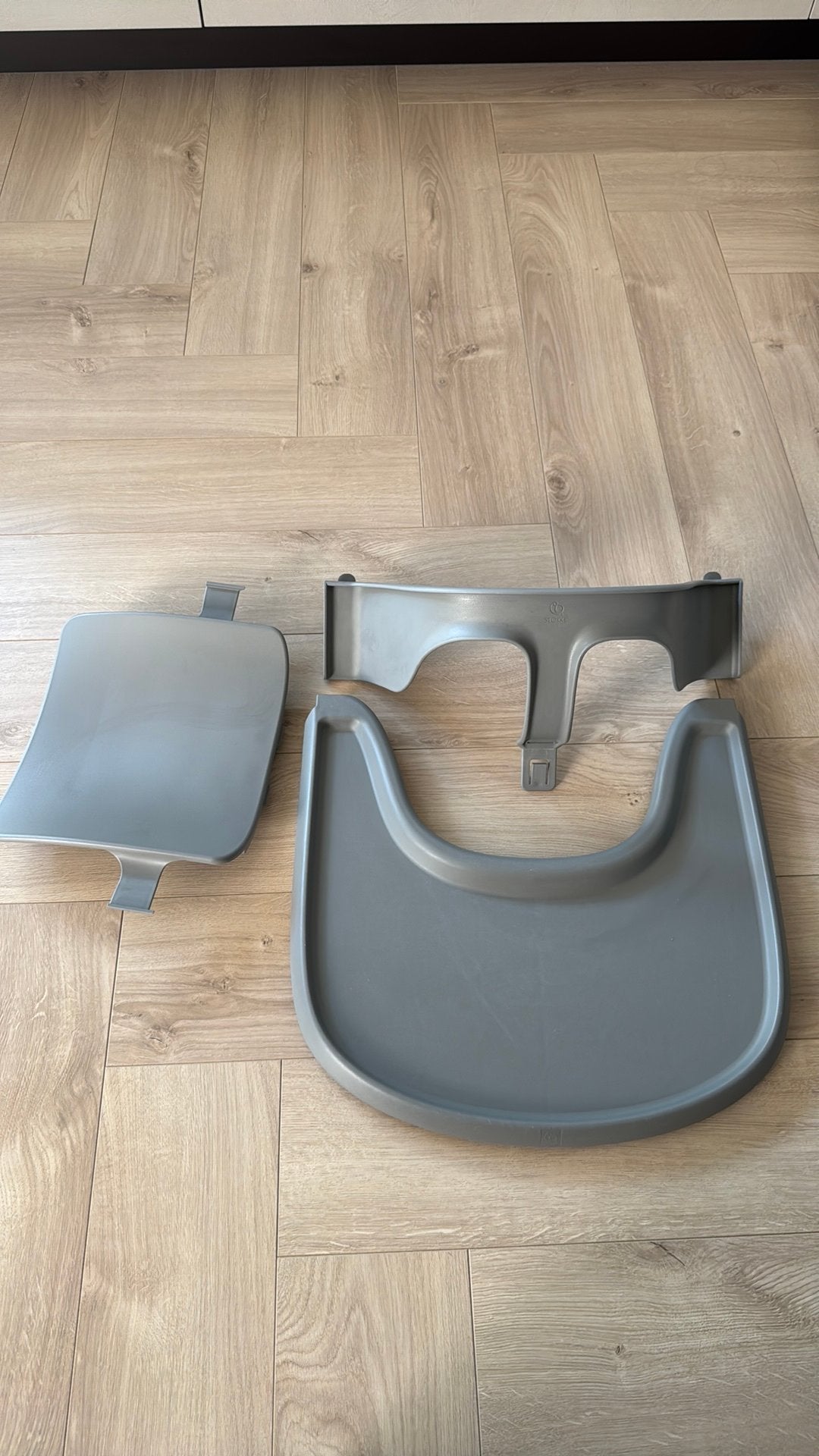 Stokke babyset + play tray antraciet, Kinderen en Baby's, Ophalen of Verzenden, Gebruikt, Meegroeistoel