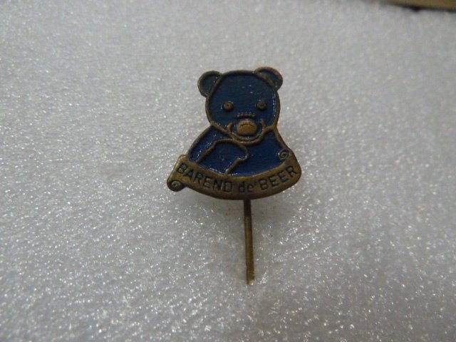 Vintage Barend de Beer Speldje - Blauw en Goud, Ophalen of Verzenden, Gebruikt, Figuurtje, Speldje of Pin
