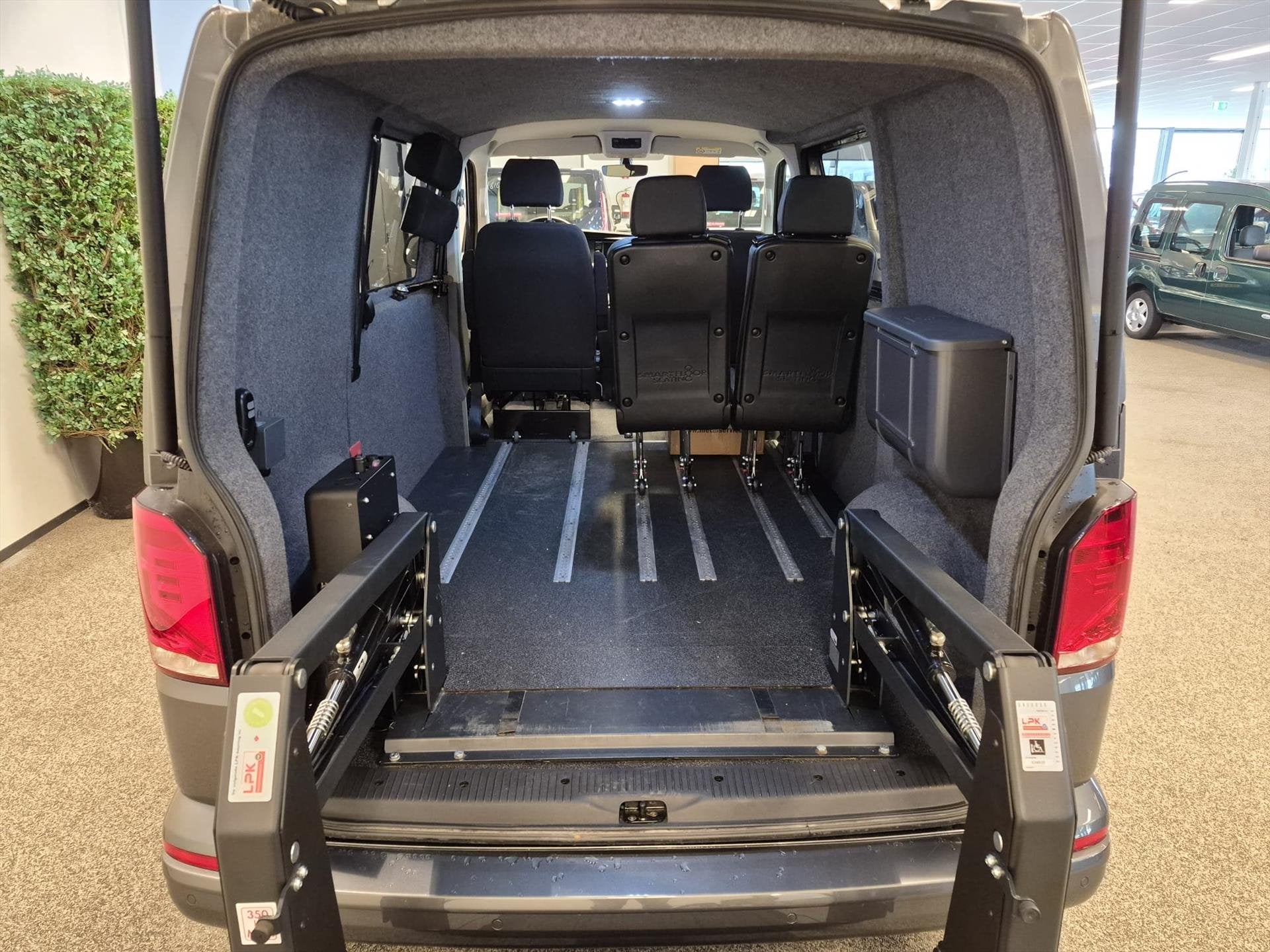 Volkswagen Transporter L1H1 Rolstoelbus Automaat - rolstoel, 12 maanden, Stof, Gebruikt, 4 cilinders