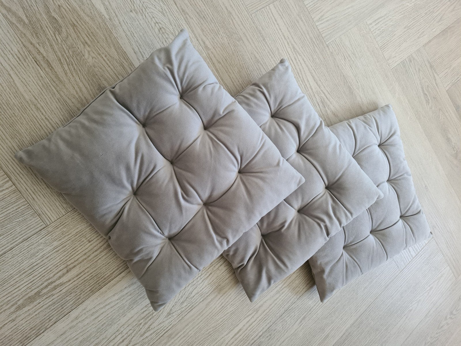Set van 3 grijze zitkussens voor binnen of buiten, Gebruikt, Vierkant, Ophalen of Verzenden, Grijs