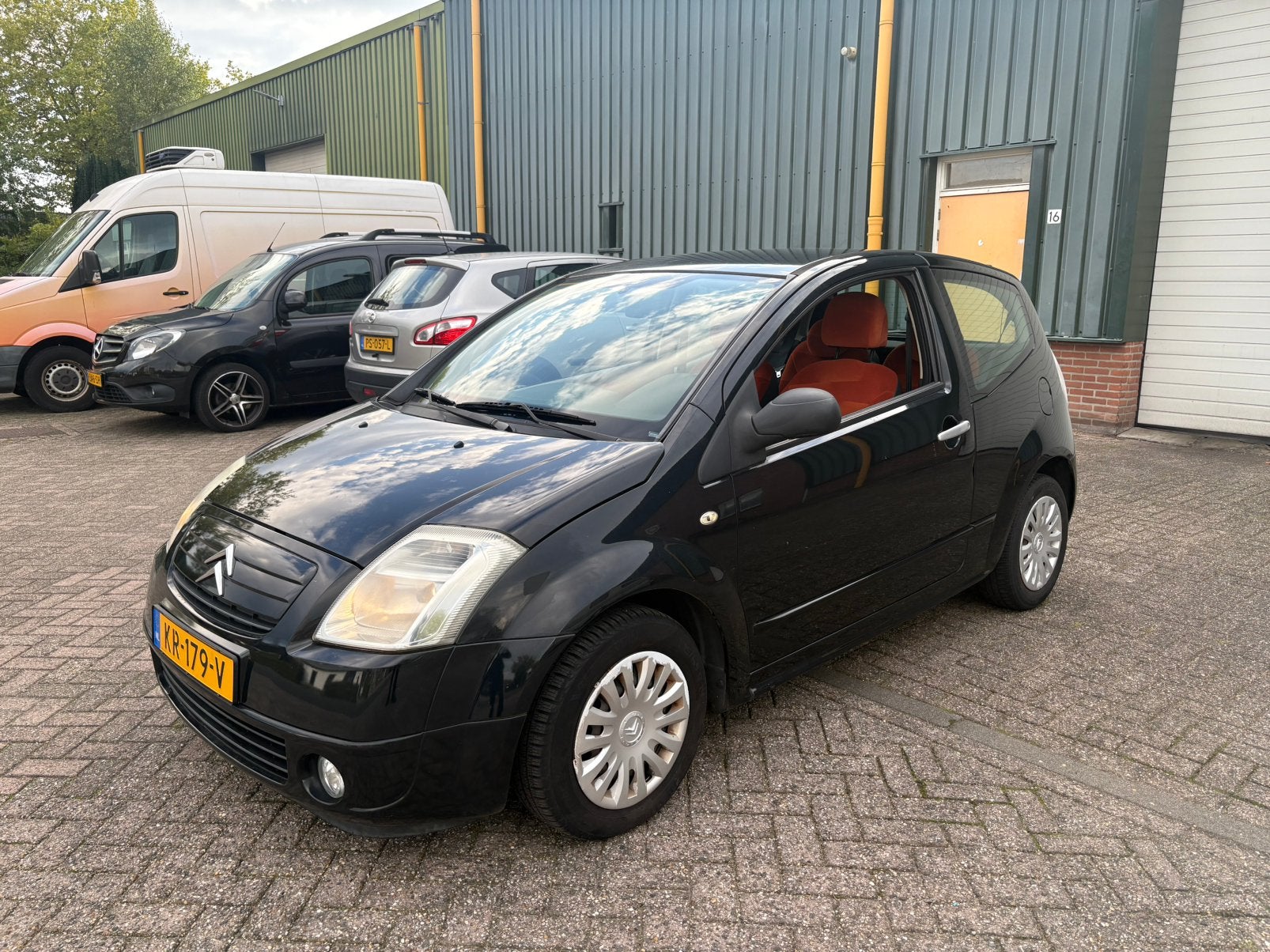 Citroën C2 1.1 I 2006 Zwart nieuwe APK/AIRCO/LAGE KM stand, Voorwielaandrijving, 450 kg, 31 €/maand, 4 cilinders