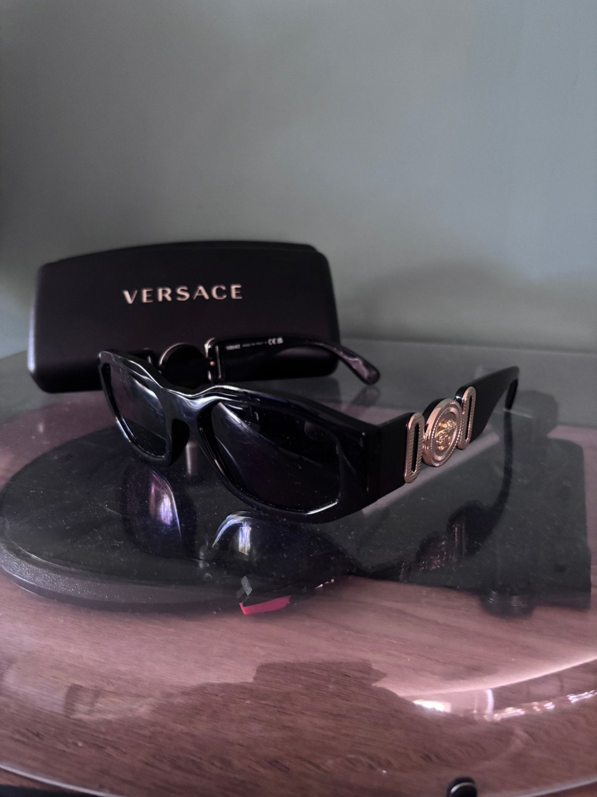 Versace zonnebril, Ophalen of Verzenden, Zo goed als nieuw, Zwart, Overige merken