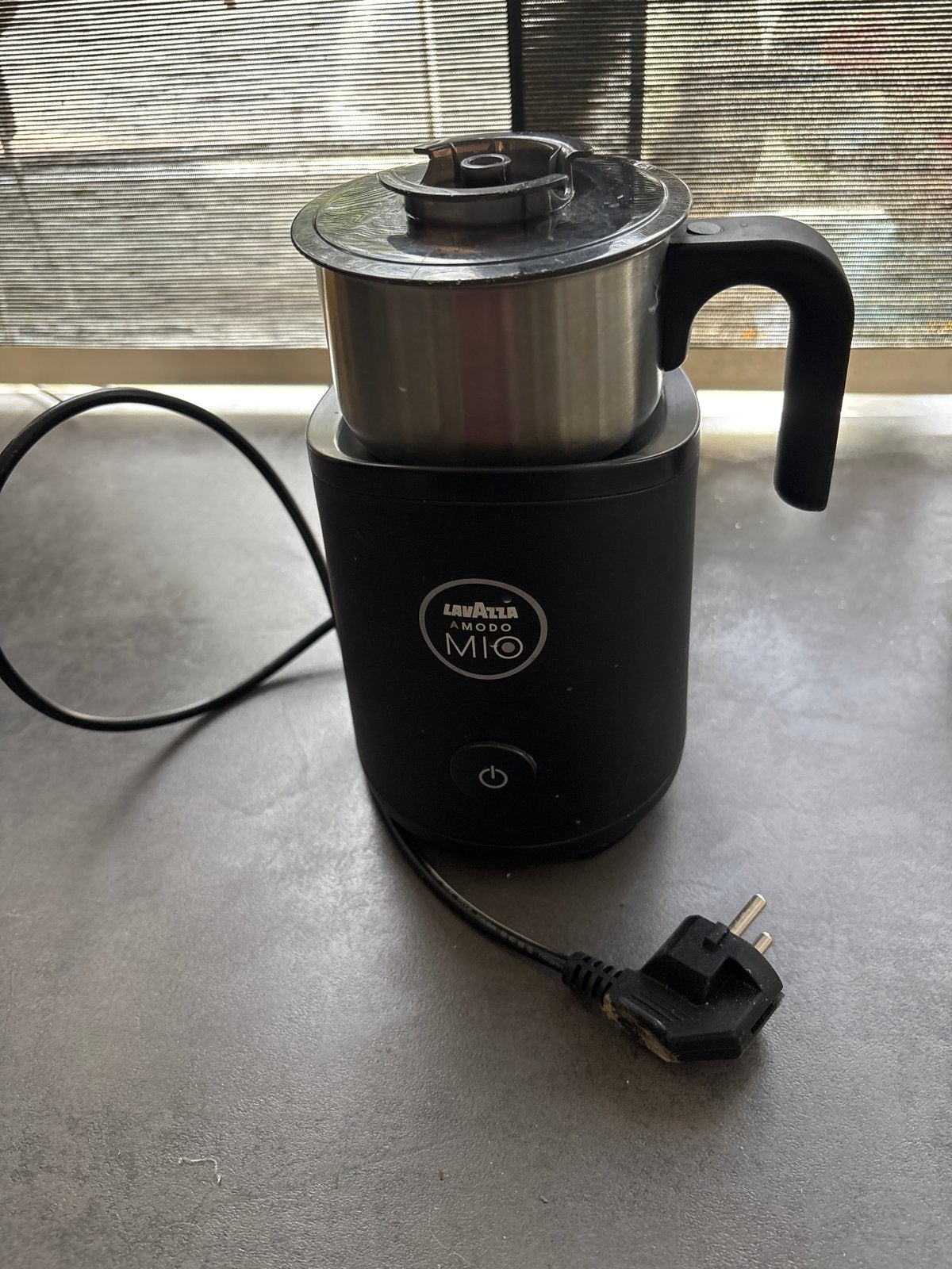 Lavazza A Modo Mio Melkopschuimer, Ophalen of Verzenden, Zo goed als nieuw, Elektrische melkopschuimer