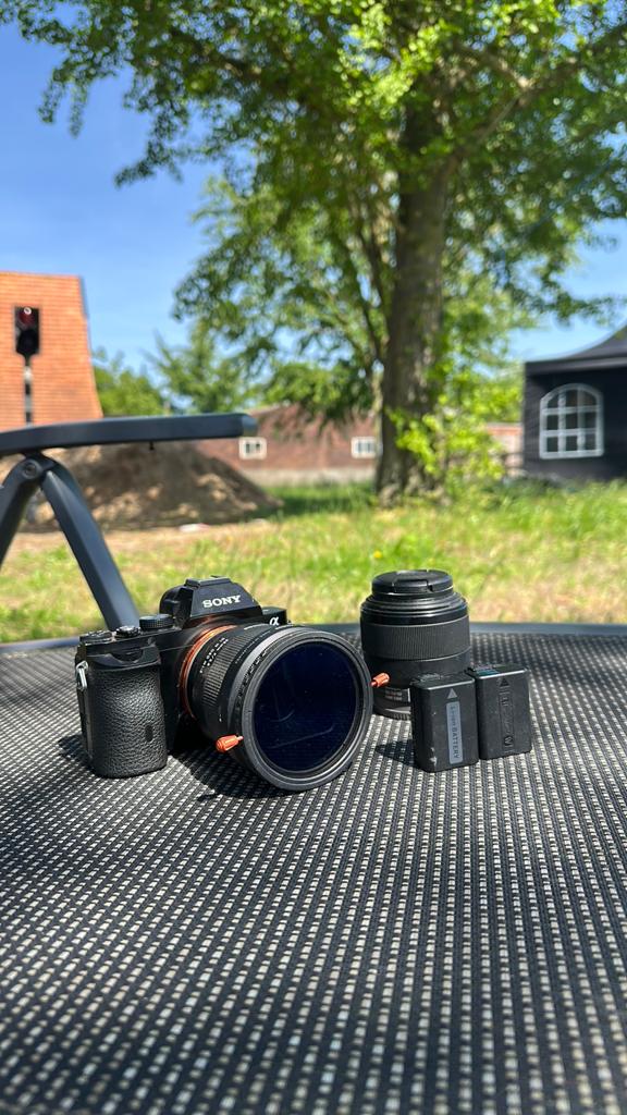 Sony a7 met 2 lenzen en accus, Audio, Tv en Foto, Fotocamera's Digitaal, Gebruikt, Compact, Ophalen of Verzenden, Sony