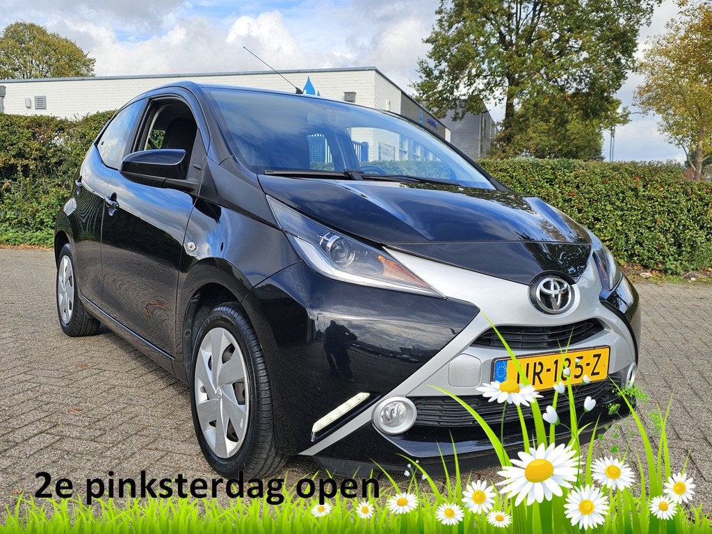 Toyota Aygo 1.0 VVT-i x-Play, Camera! Carplay! Apk 4-2027! Z, Auto's, Toyota, Voorwielaandrijving, Stof, Euro 6, 4 stoelen