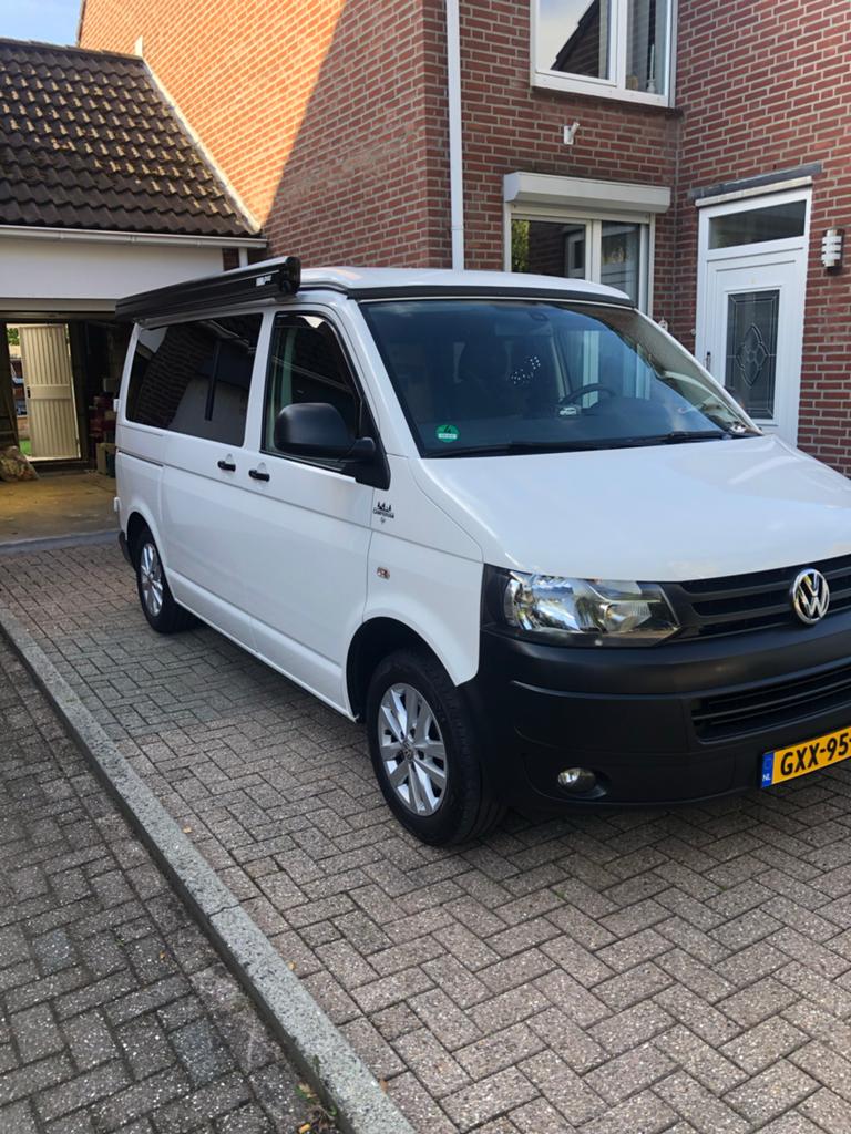 Volkswagen T5 Camper - Compact en Klaar voor Avontuur, Caravans en Kamperen, Campers, Buscamper of Camperbus, Volkswagen, Koelkast