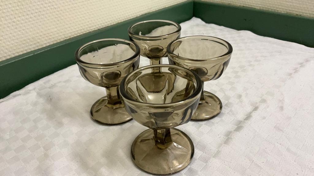 Fruit coupes, brocante persglas, sepia, Ophalen of Verzenden