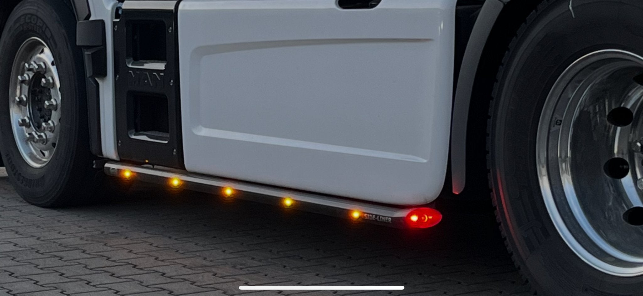LightFix Side-Liner MAN TGX TG3, Ophalen, Gebruikt, MAN