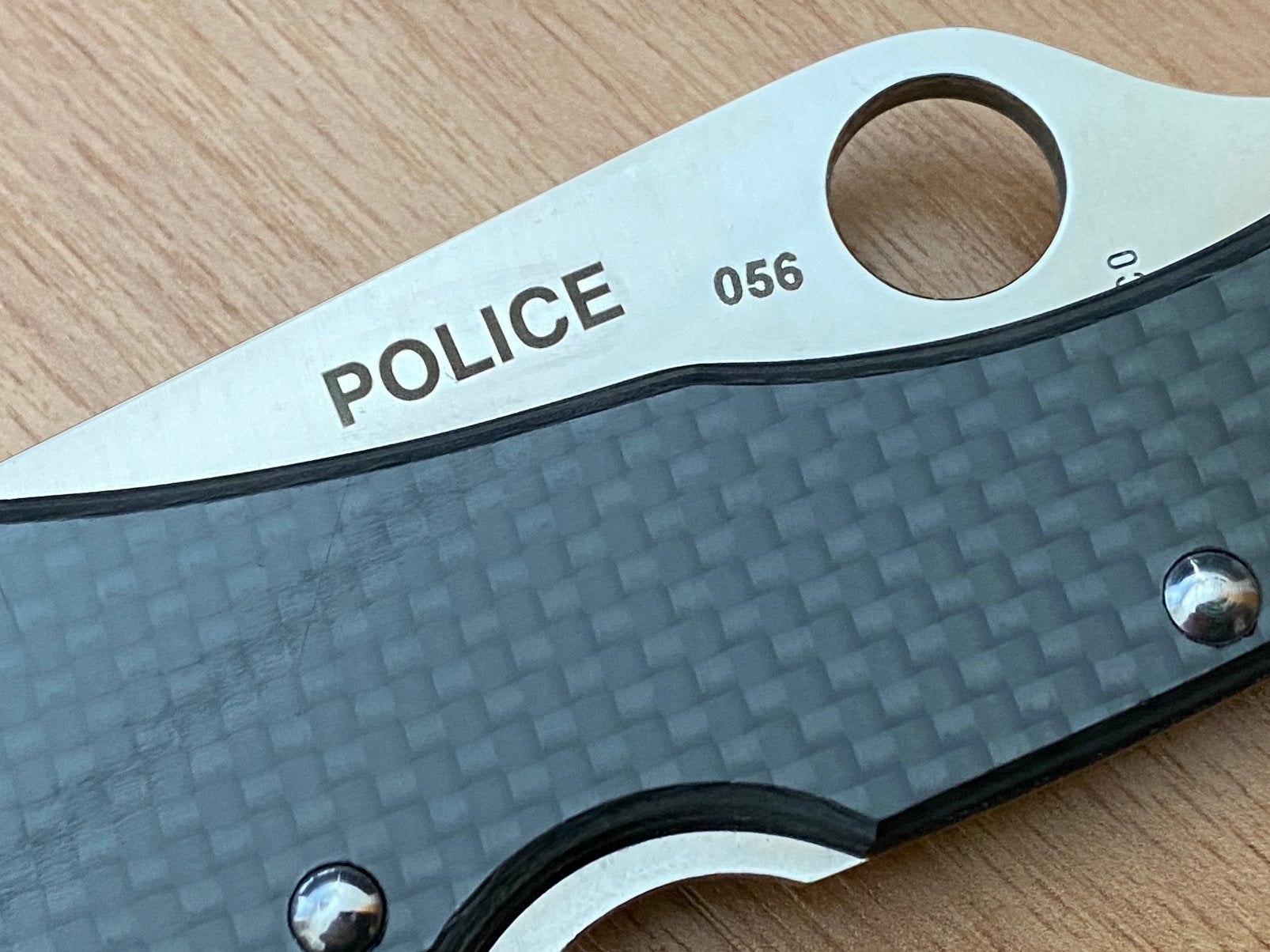 Zakmes Spyderco Police Carbon Plain genummerd, Verzenden, Mes of Dolk