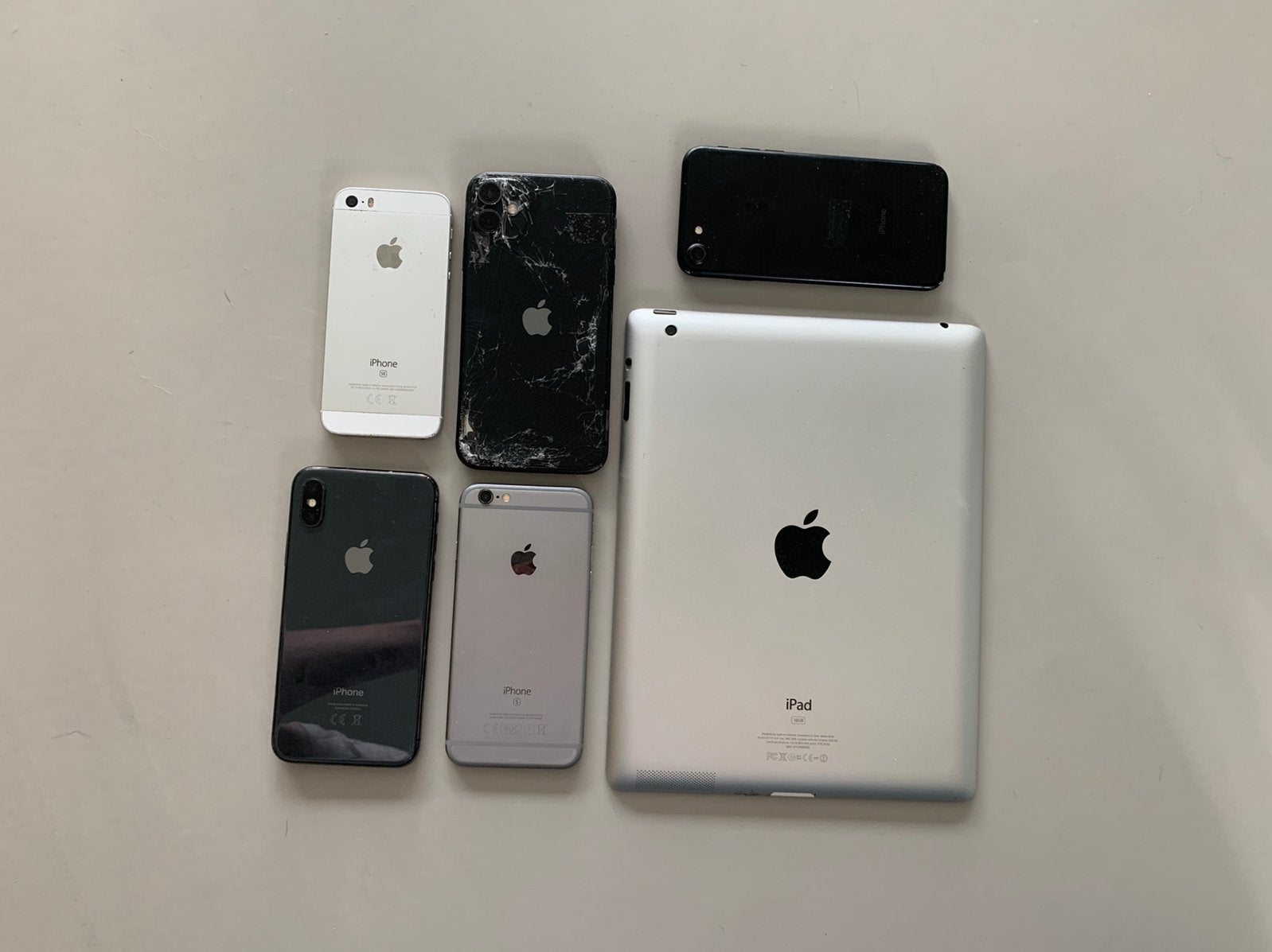 Partij iphones en ipad, Telecommunicatie, Mobiele telefoons | Toebehoren en Onderdelen, Verzenden, Zo goed als nieuw, Overige typen