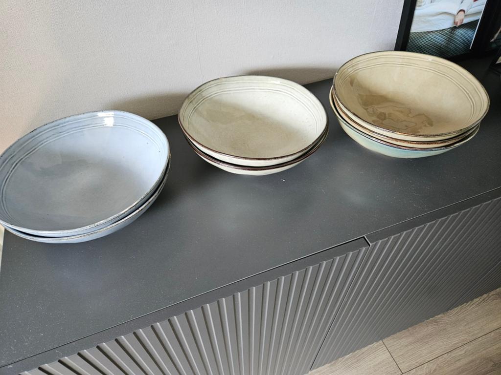 7 diepe borden. D25 cm. Blauw groen en bruin, Huis en Inrichting, Ophalen, Nieuw, Bord(en), Overige stijlen