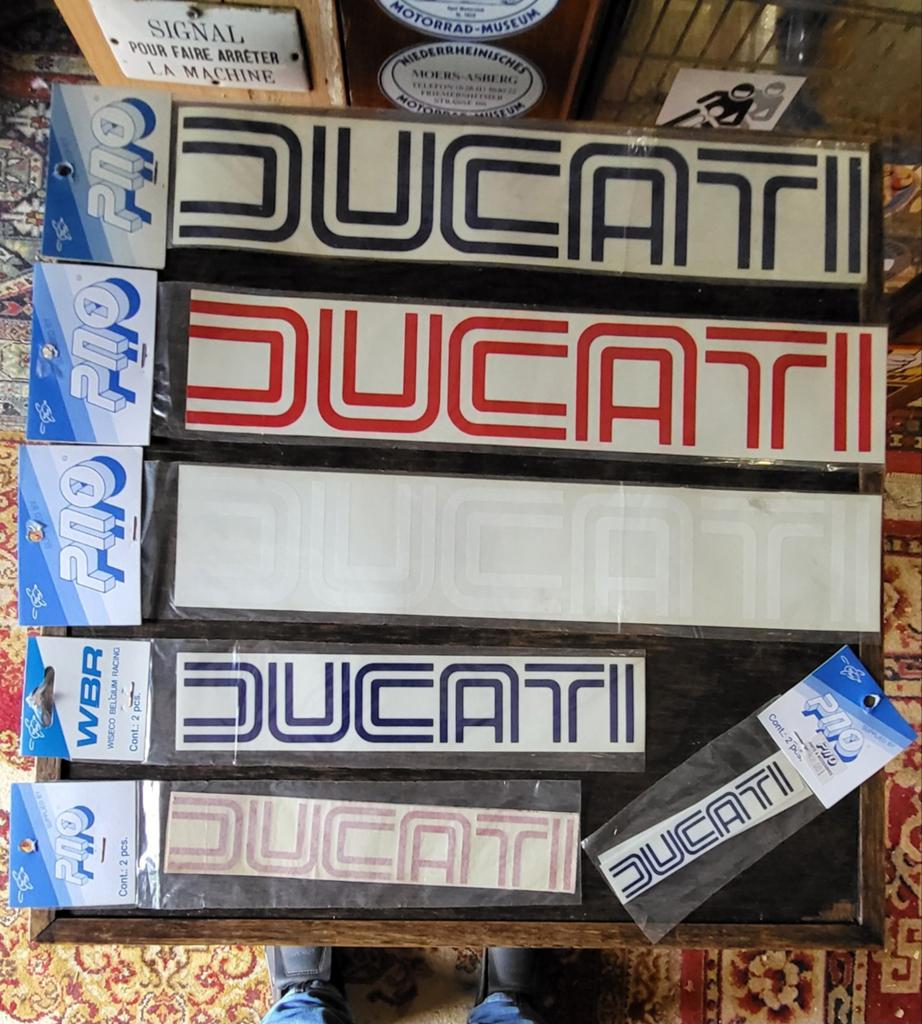 Ducati Retro Tankstickers Jaren '70 - Set van 6 x 2 stuks, Ophalen of Verzenden