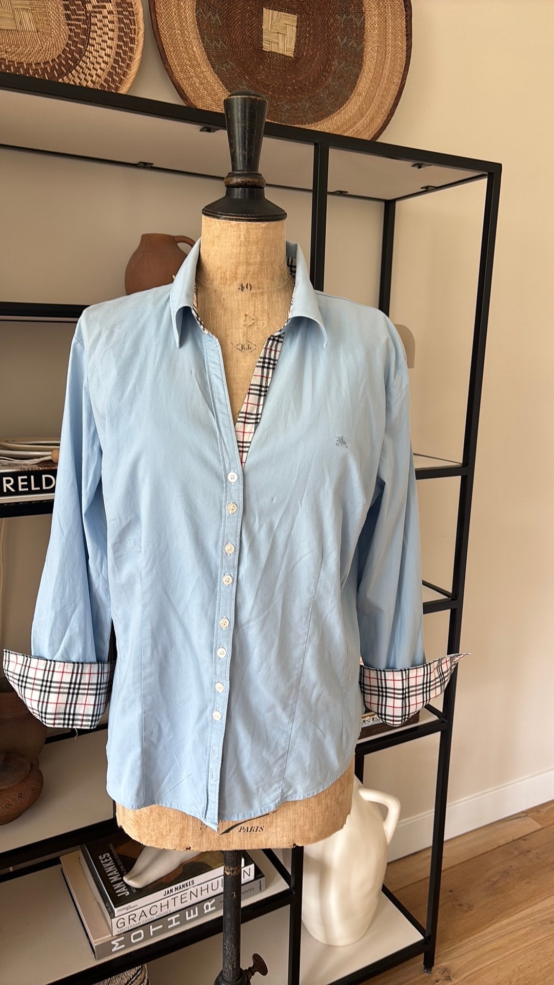 BURBERRY stretch blouse lichtblauw XL zgan, Kleding | Dames, Blouses en Tunieken, Verzenden, Zo goed als nieuw, Maat 46/48 (XL) of groter