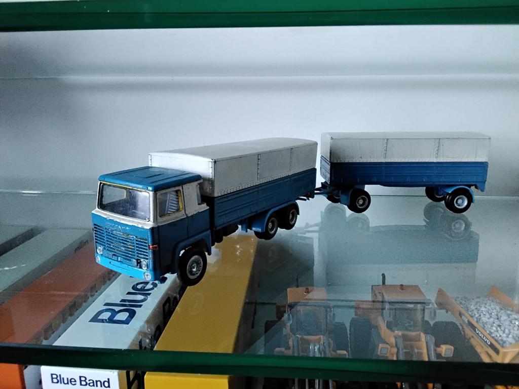 Bakwagen met aanhanger, Hobby en Vrije tijd, Modelauto's | 1:50, Ophalen of Verzenden, Zo goed als nieuw, Bus of Vrachtwagen, Tekno