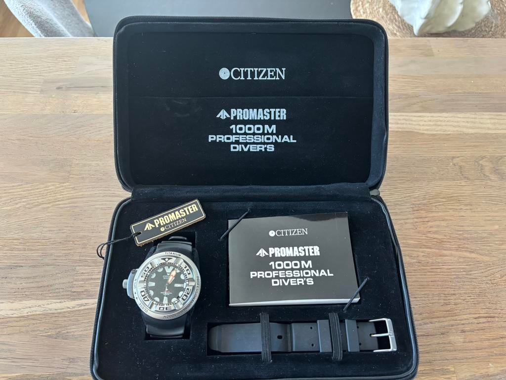 CITIZEN PROMASTER 1000M TITANIUM COLLECTORS ITEM., Sieraden, Tassen en Uiterlijk, Horloges | Heren, Ophalen, Staal, Nieuw, Kunststof