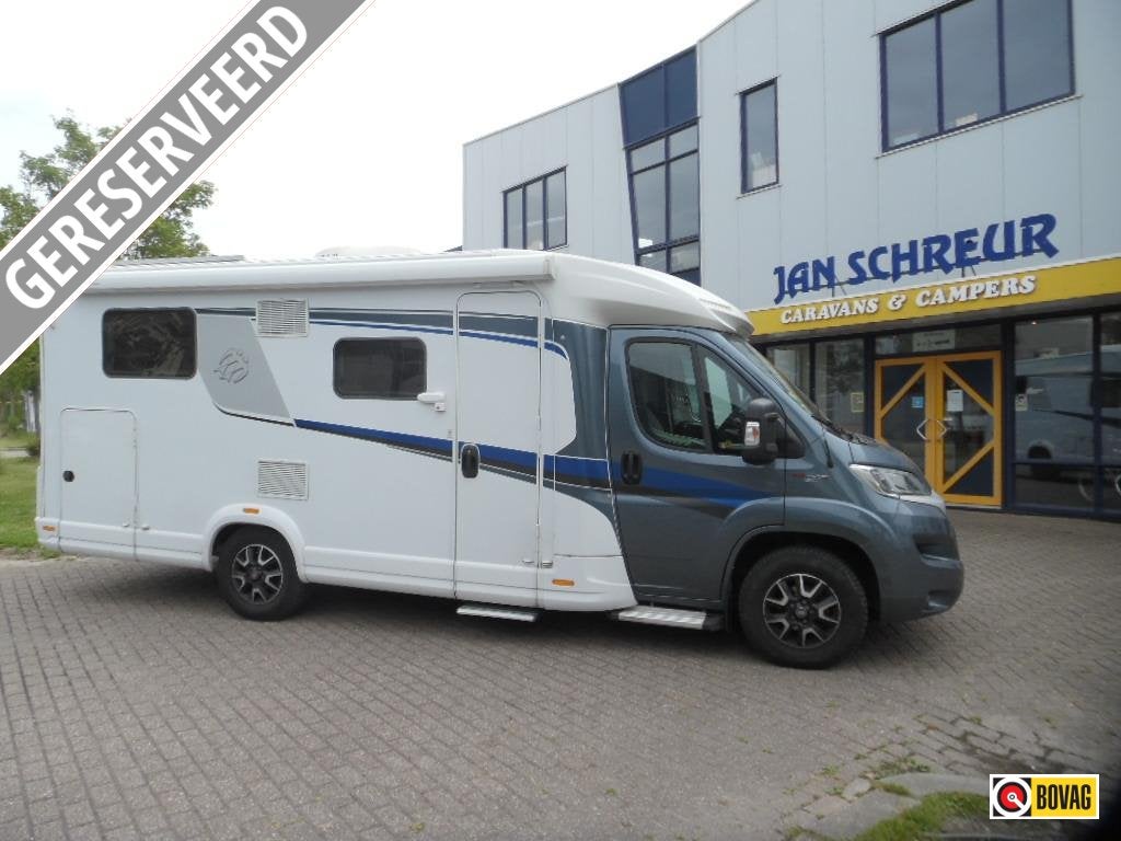Knaus Sky TI 650 MEG, Caravans en Kamperen, Campers, Automaat, Chemisch toilet, Ringverwarming, Fiat