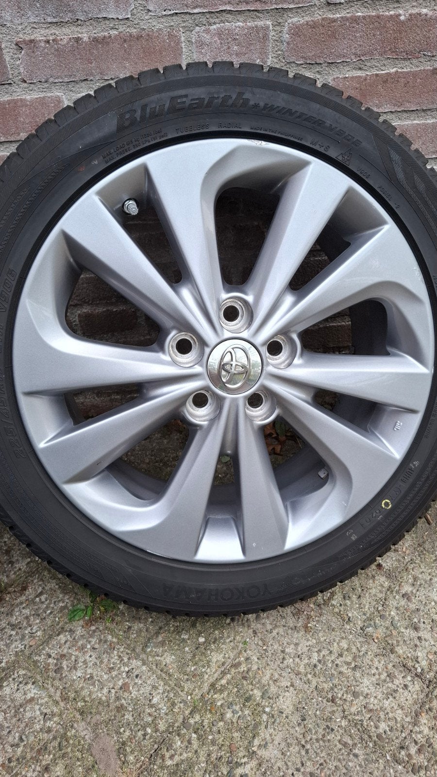 5x114,3 Originele Toyota Auris 2015 winterbanden 17 inch, Auto-onderdelen, Ophalen, Gebruikt, Banden en Velgen, 17 inch