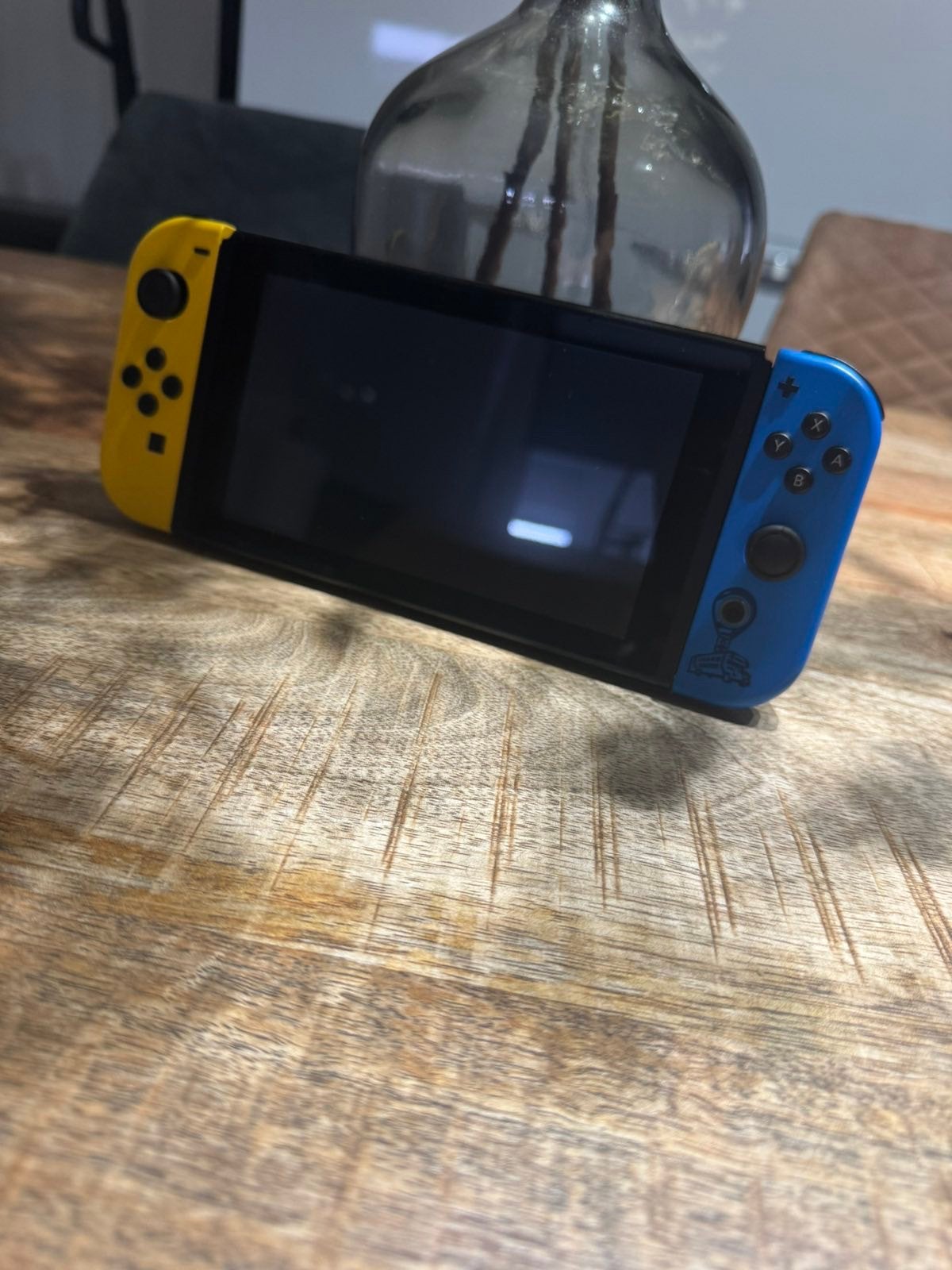 Nintendo Switch HAC-001 (ZONDER CODE FORTNITE), Spelcomputers en Games, Ophalen, Zo goed als nieuw, Met 2 controllers, Switch Original