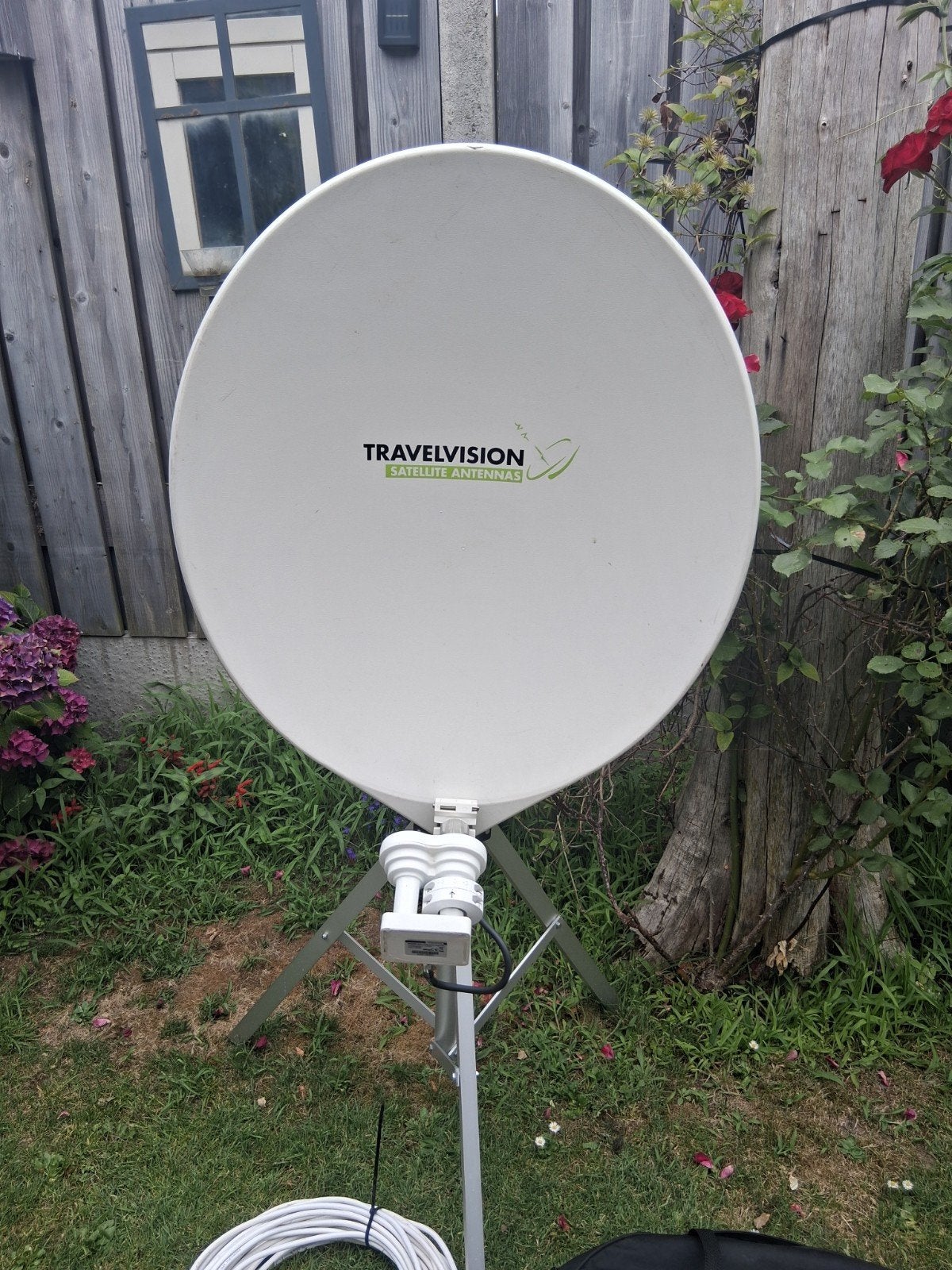 Travelvision R7 Volautomatische Satellietantenne, Ophalen, Zo goed als nieuw, (Schotel)antenne, Overige merken