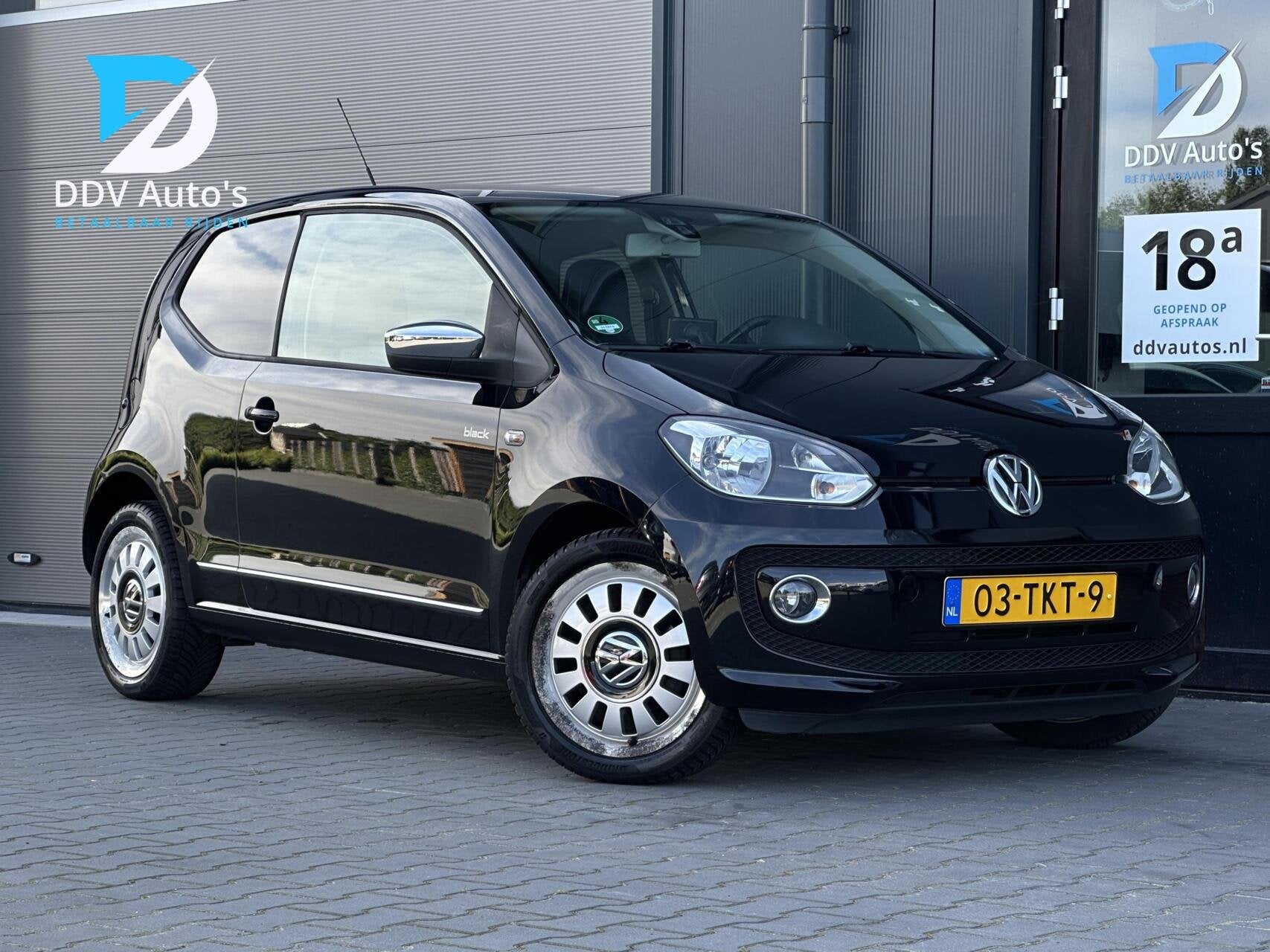 Volkswagen Up! 1.0/75pk high up! Black|NAP|Airco|Navi|Isofix, Voorwielaandrijving, Euro 5, Gebruikt, Up!