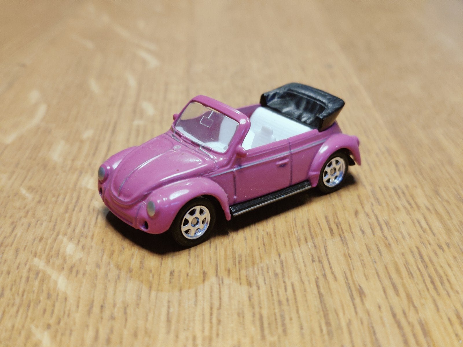 Welly Volkswagen Kever Cabrio ROZE, Ophalen, Zo goed als nieuw, Auto