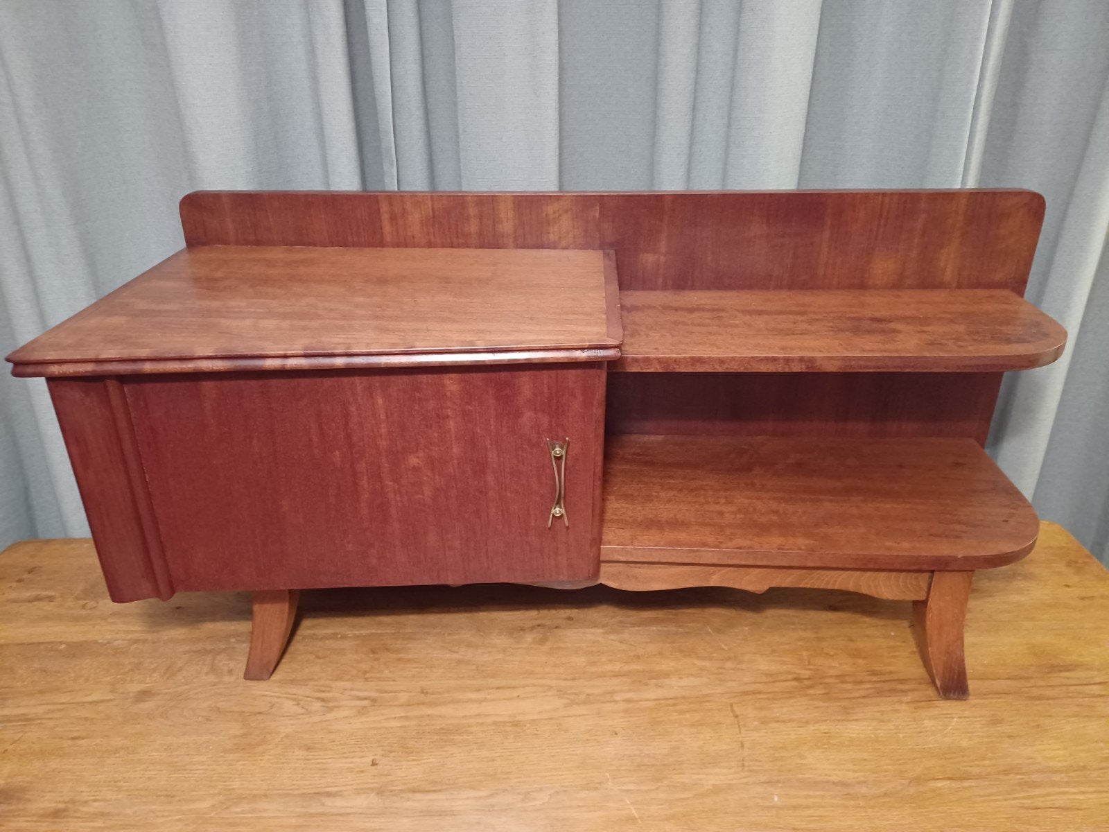 Vintage massieve wandkast, 97 X 36 X 42 cm, Huis en Inrichting, Kasten | Overige, Ophalen, Zo goed als nieuw, Design, Design