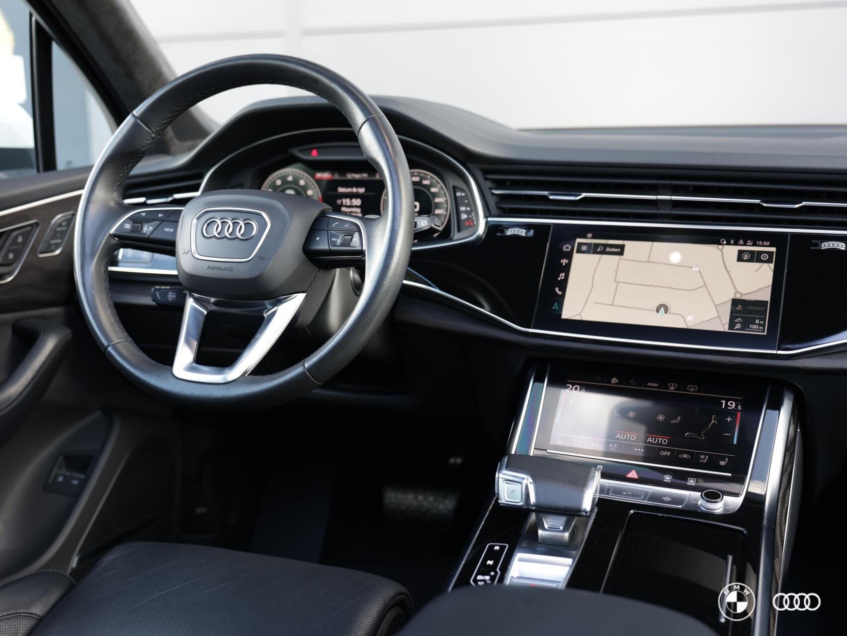 Audi Q7 55 TFSIe S LINE / PANODAK / B&O AUDIO / MASSAGEST /, Auto's, Automaat, Dealer onderhouden, 2995 cc, Met garantie (alle)