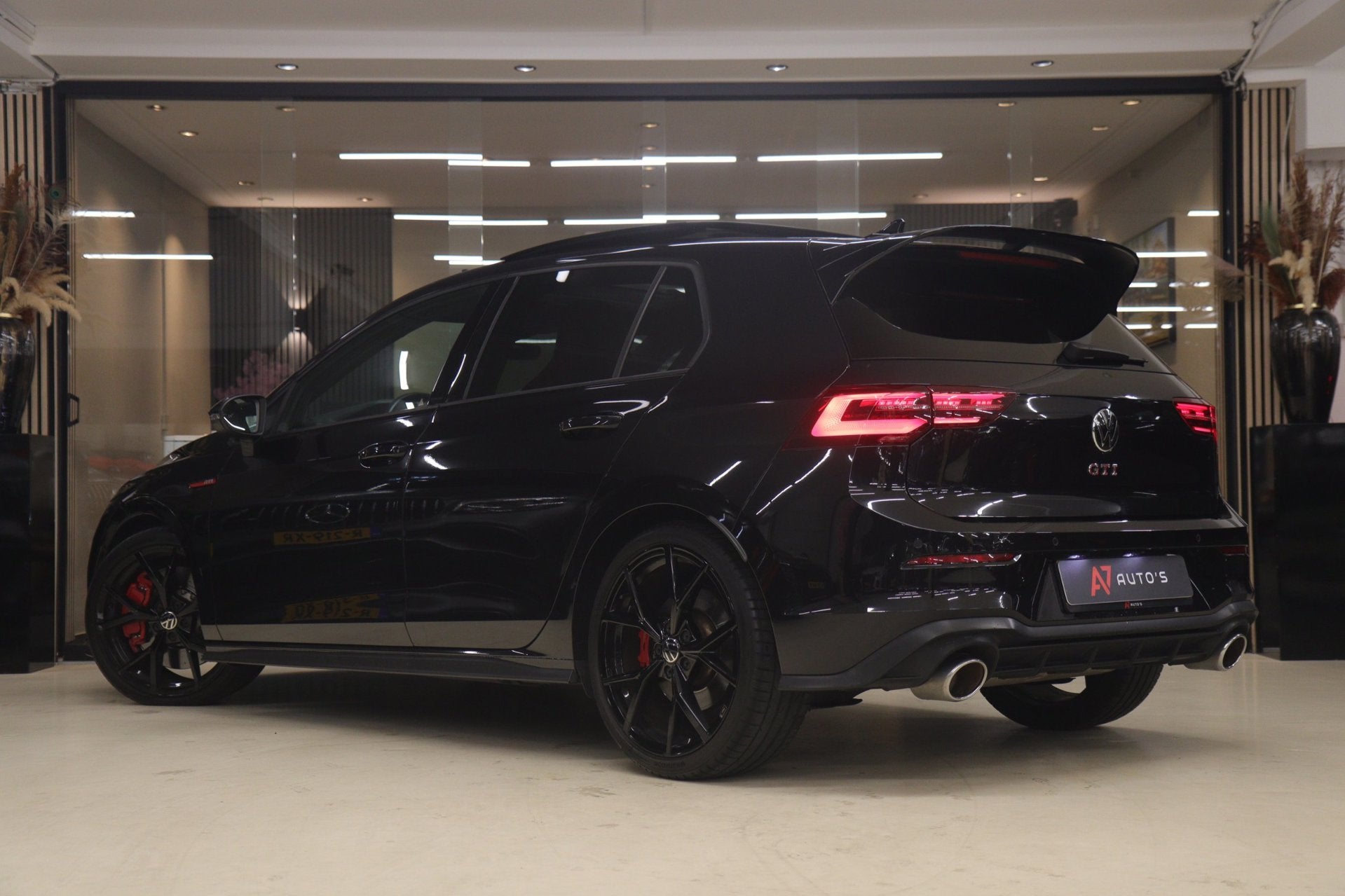 Volkswagen Golf 2.0 TSI GTI CLUBSPORT /NURBURGRING/PANO/IQ-L, Auto's, Gebruikt, Euro 6, 4 cilinders, Zwart