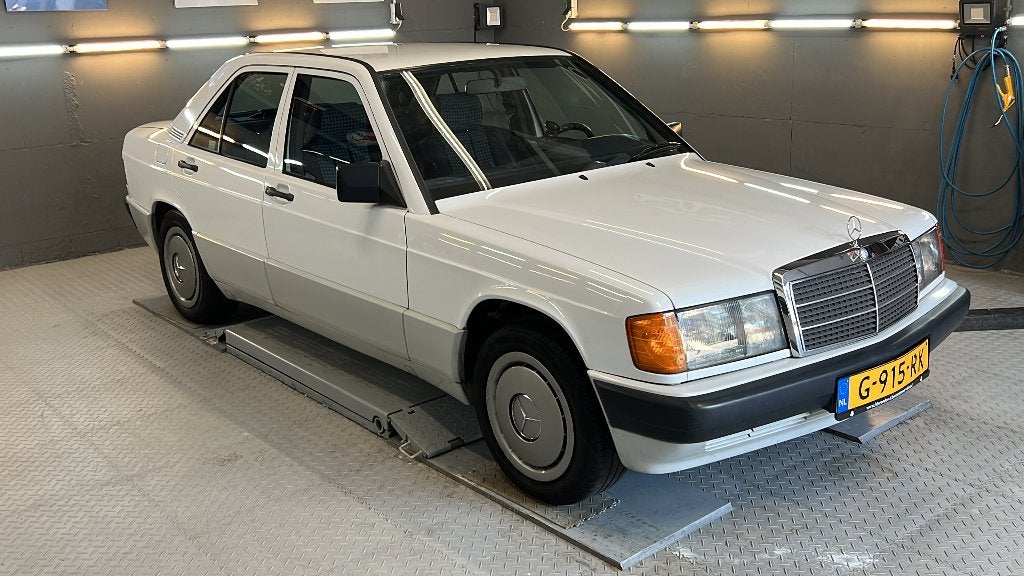 Foto 2 van Mercedes-Benz Mercedes 190E 1.8 Class 1992
