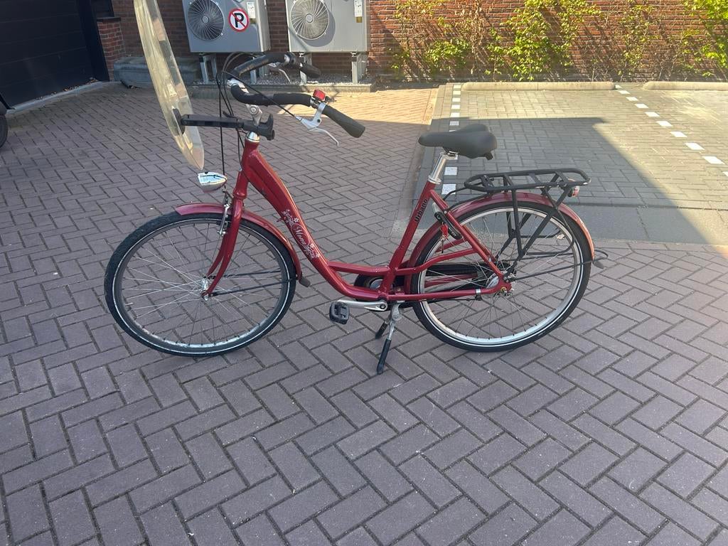 Leuke instap damesfiets met versnellingen en werkend licht, Fietsen en Brommers, Fietsen | Dames | Damesfietsen, Ophalen, Gebruikt