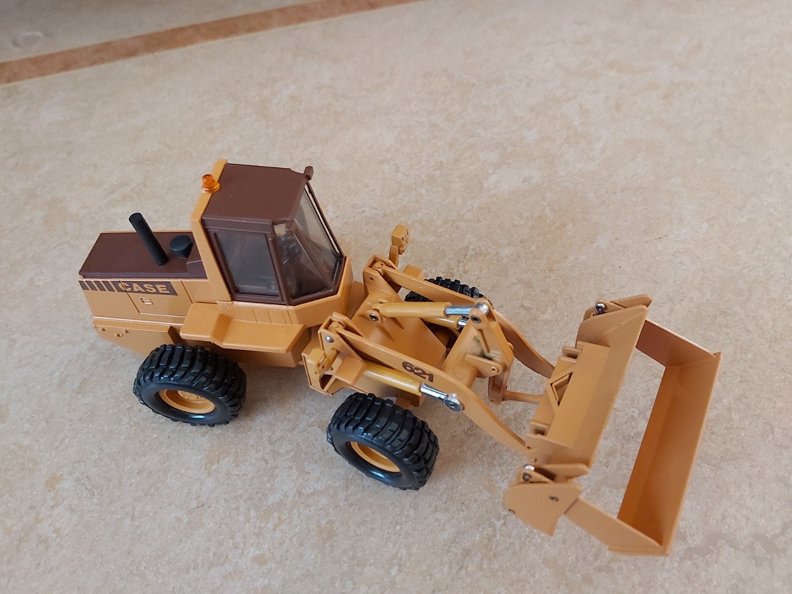 Case 621 hydr. wiellader met 3 in 1 bak van Conrad 1/35 OVP, Ophalen of Verzenden, Nieuw, Tractor of Landbouw, Overige merken