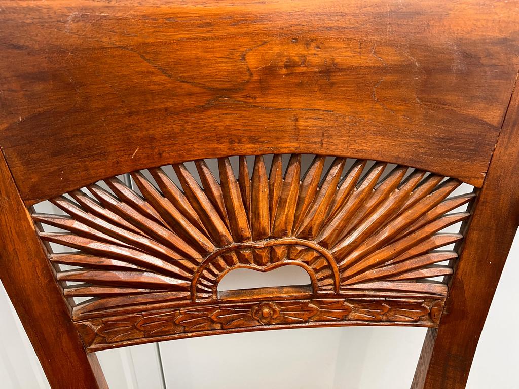 Set van 2 Indonesische houten stoelen met houtsnijwerk, Ophalen